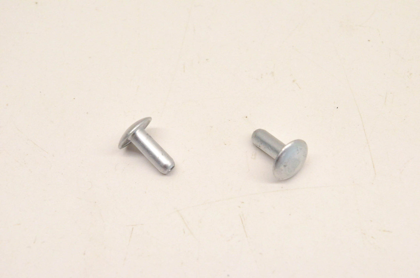 New OEM Suzuki 94616-22D00 Windscreen Pin Qty 2 NOS