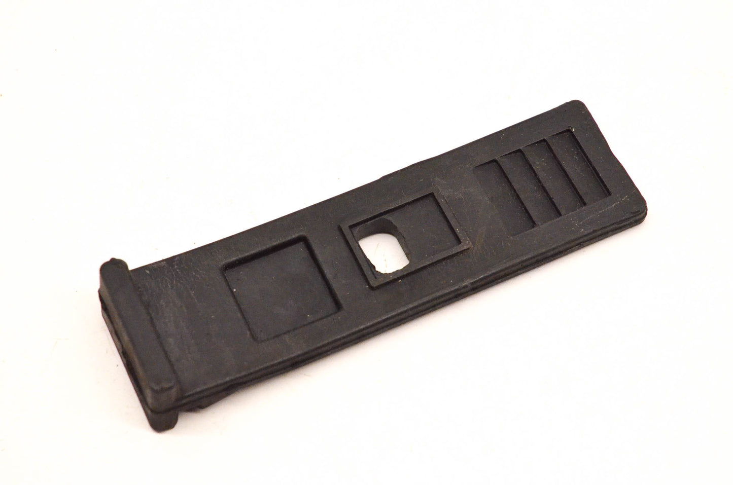 Aftermarket 570275300, P570275300 Rubber Latch NOS