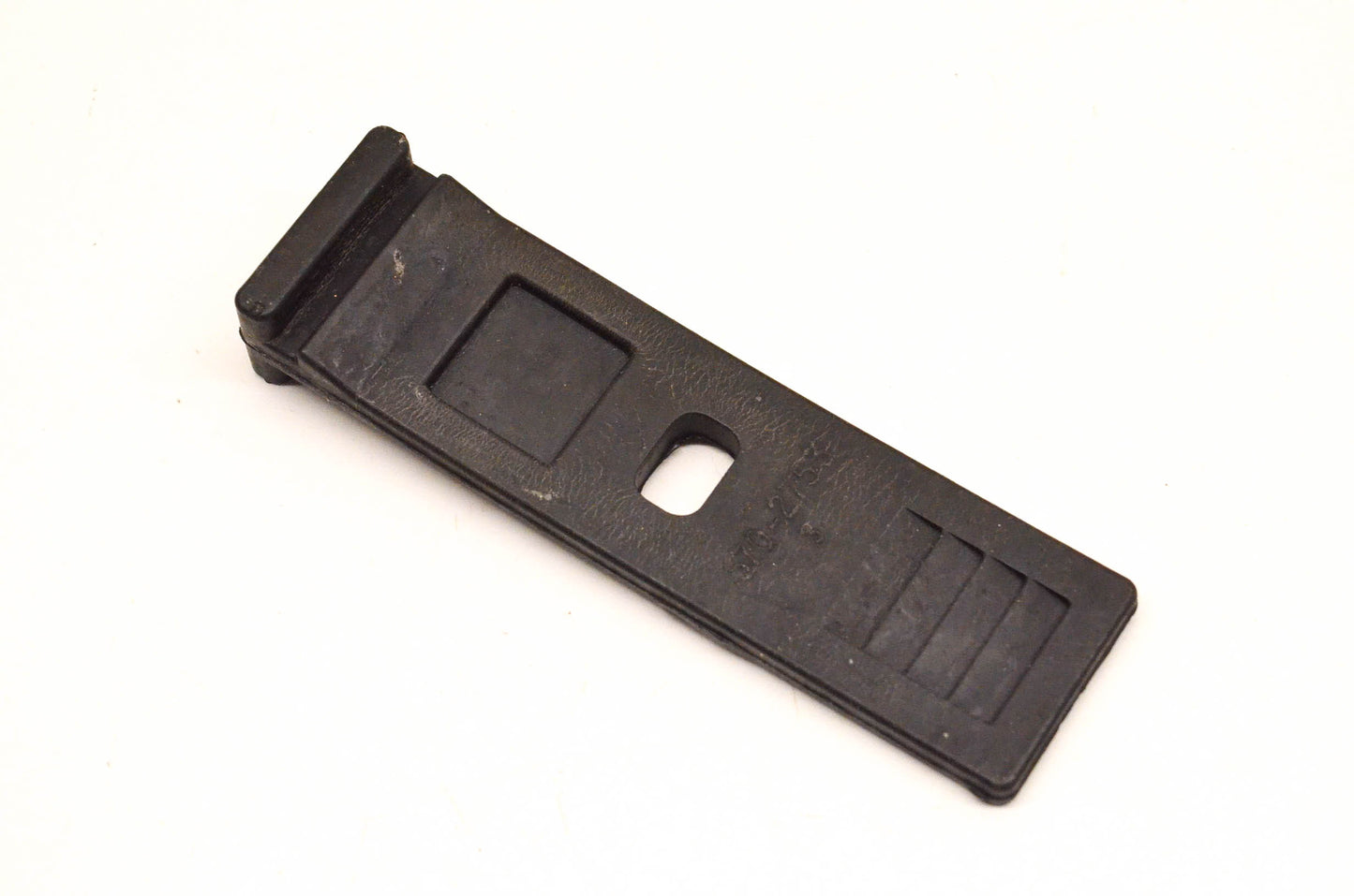 Aftermarket 570275300, P570275300 Rubber Latch NOS