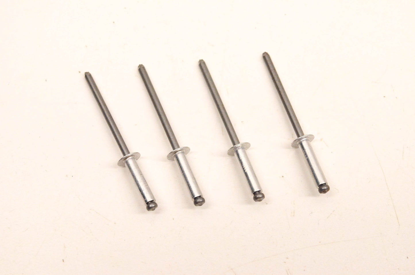 Aftermarket 390401600, P390401600 Pop Rivets Qty 4 NOS