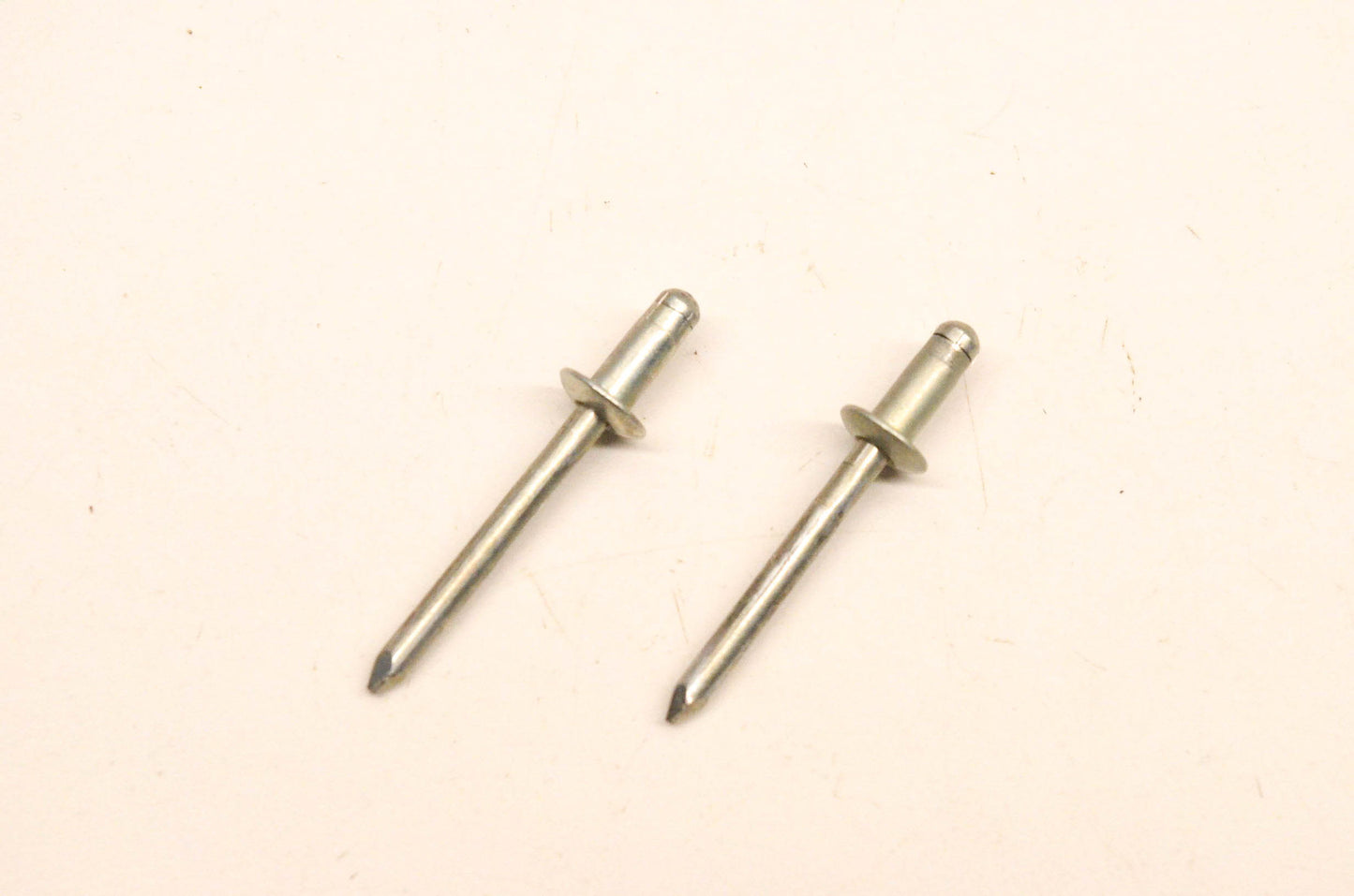 Aftermarket 390909200, P390909200 Rivets Qty 2 NOS