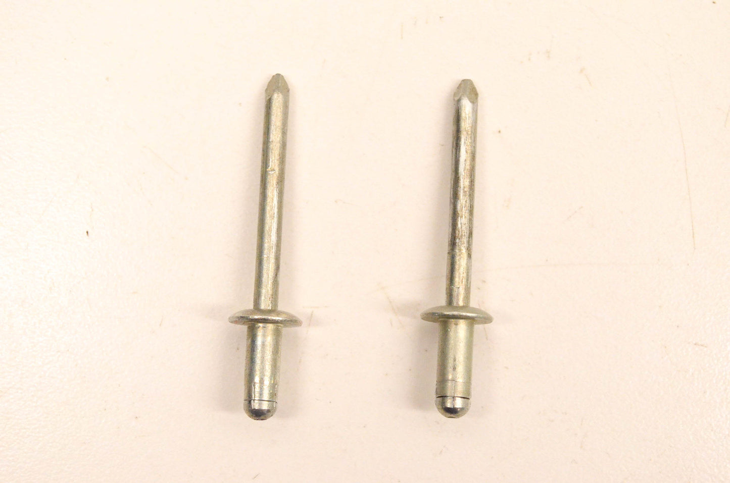 Aftermarket 390909200, P390909200 Rivets Qty 2 NOS