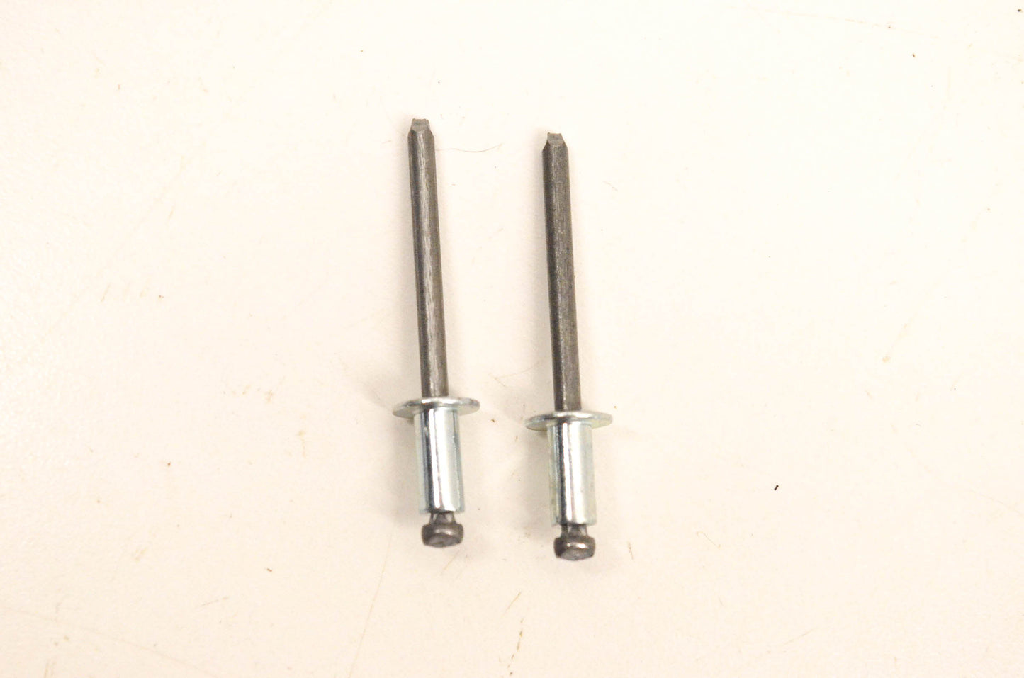 Aftermarket 390402200, P390402200 Rivets Qty 2 NOS