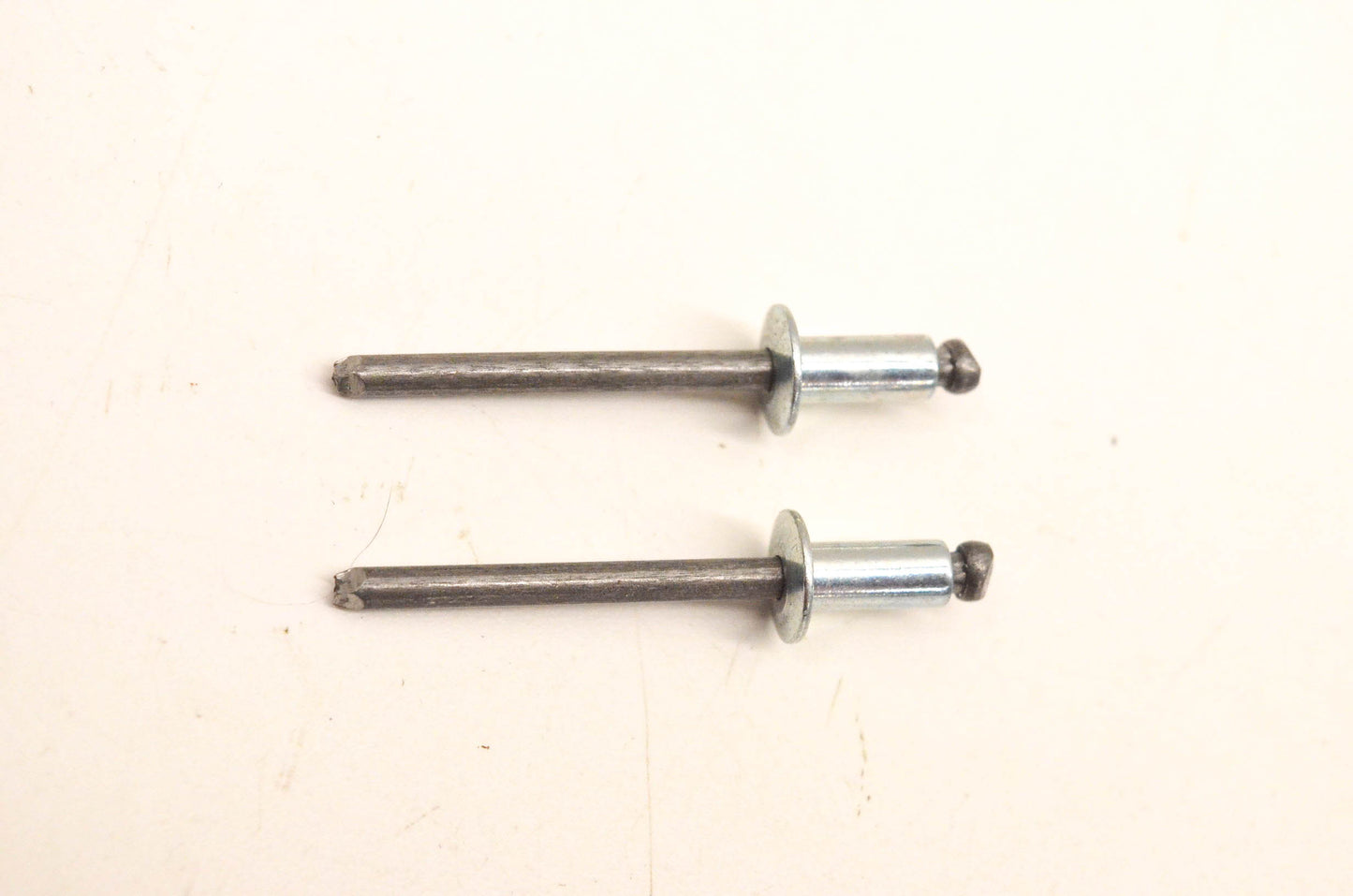 Aftermarket 390402200, P390402200 Rivets Qty 2 NOS