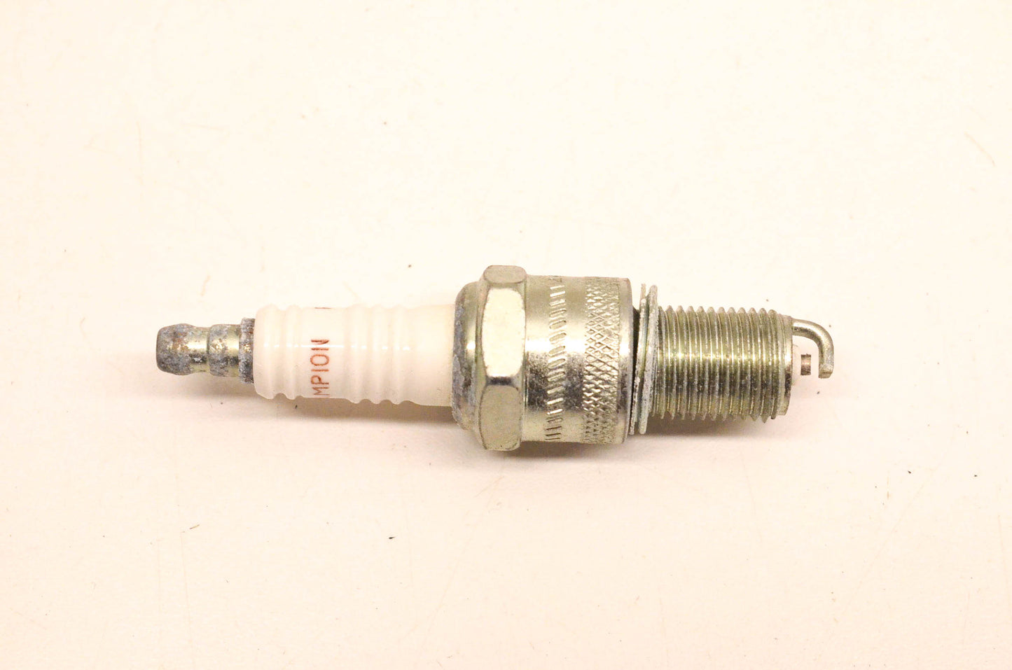 Champion RN11YC4, 322 Spark Plug NOS