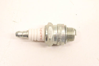 Champion RJ17LM, 856 Spark Plug NOS