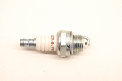 Champion CJ7Y, 853-1 Spark Plug NOS