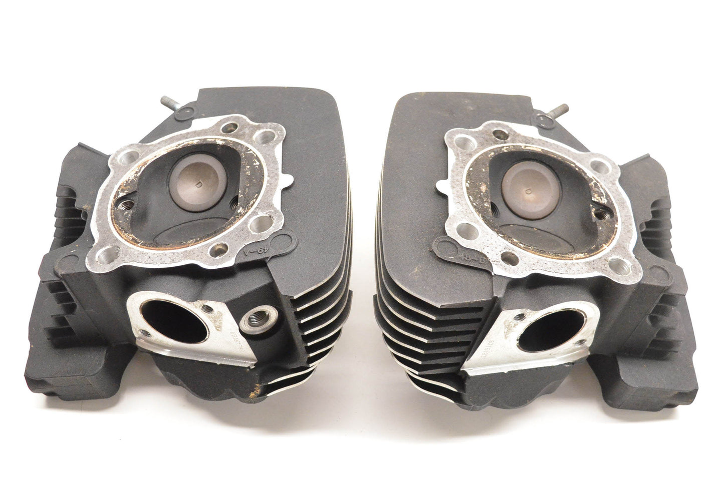 OEM Harley Davidson 17193-06A, 17192-06B Black Twin Cam Cylinder Heads 2007-2016