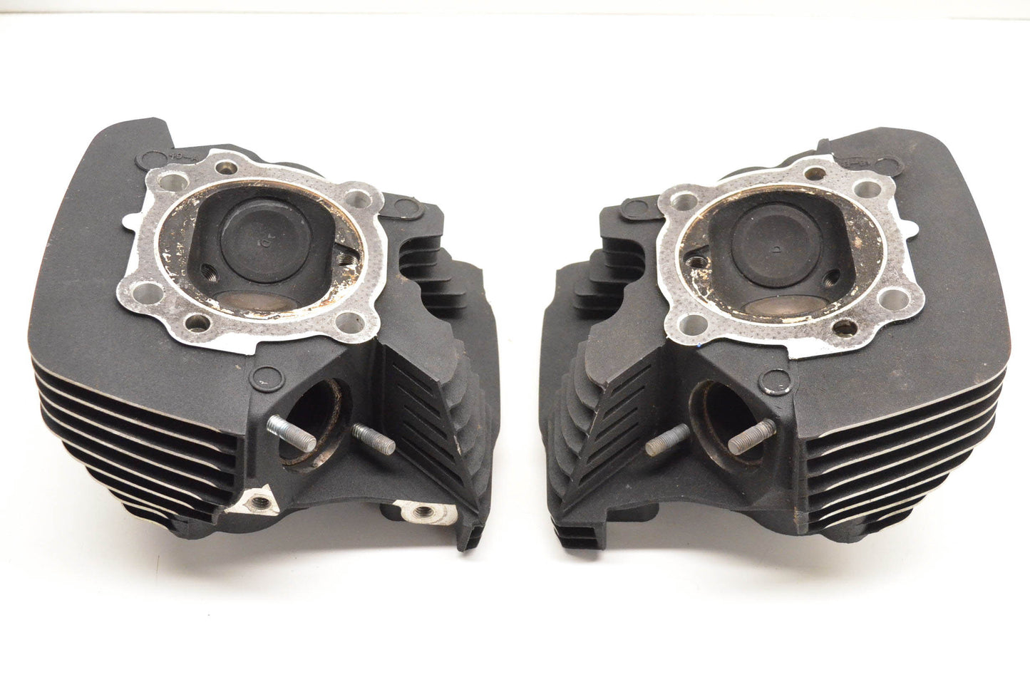 OEM Harley Davidson 17193-06A, 17192-06B Black Twin Cam Cylinder Heads 2007-2016