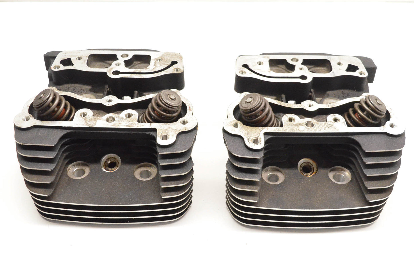 OEM Harley Davidson 17193-06A, 17192-06B Black Twin Cam Cylinder Heads 2007-2016