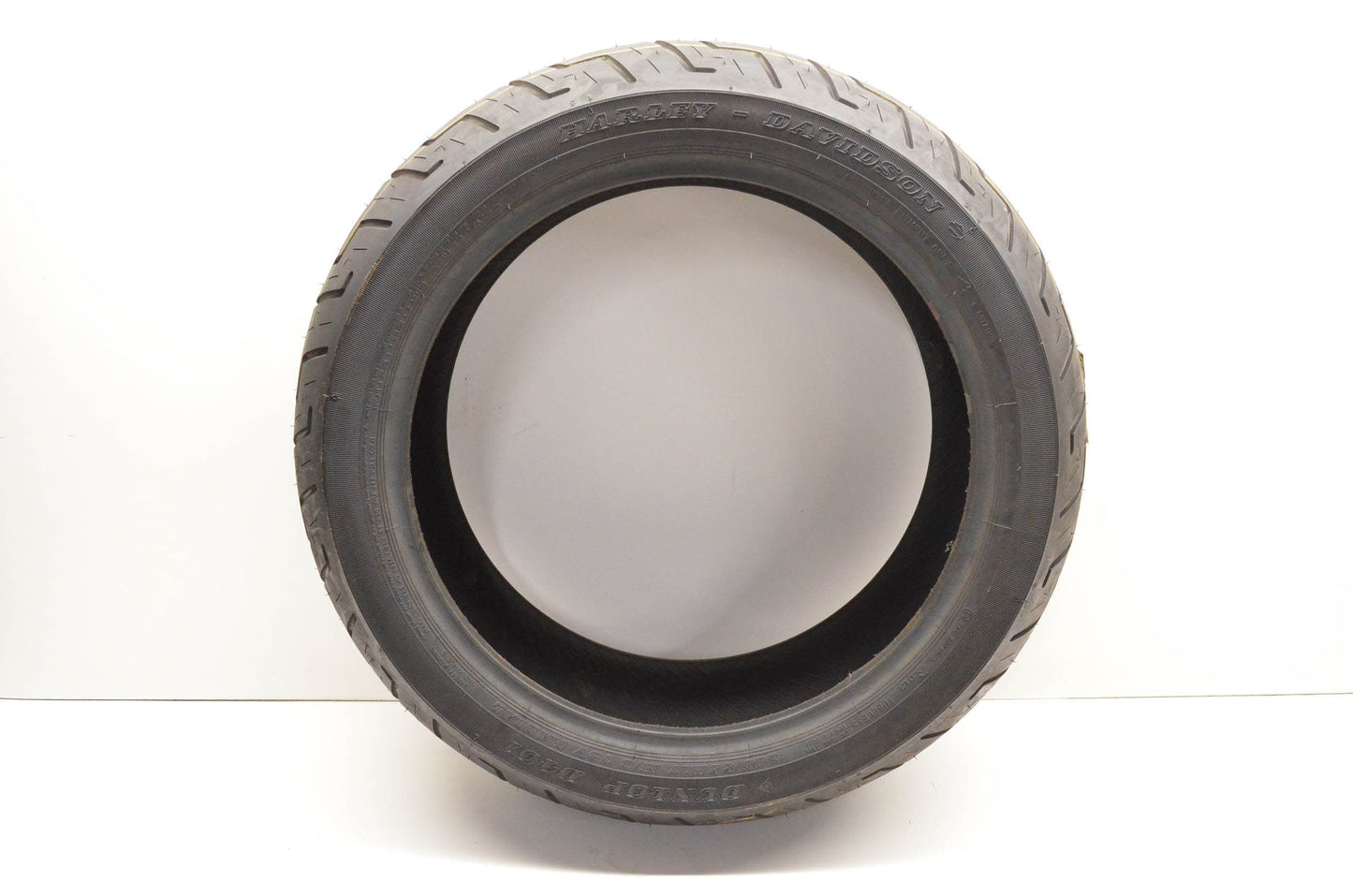 Dunlop 3016-45, 0302-0407 D401 Harley Davidson 200/55R17 M/C Radial Tire NOS
