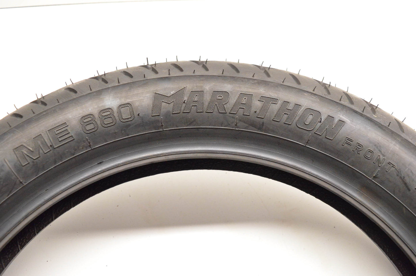 Metzeler ME880 Marathon 110/90-18 M/C 61H Front Tire NOS