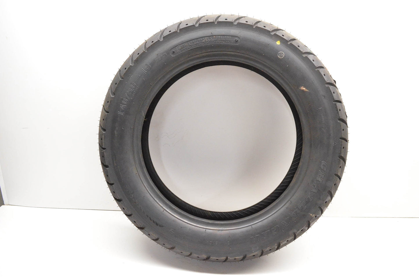 Kenda K657, K6579 Challenger 140/90-16 M/C Tire NOS