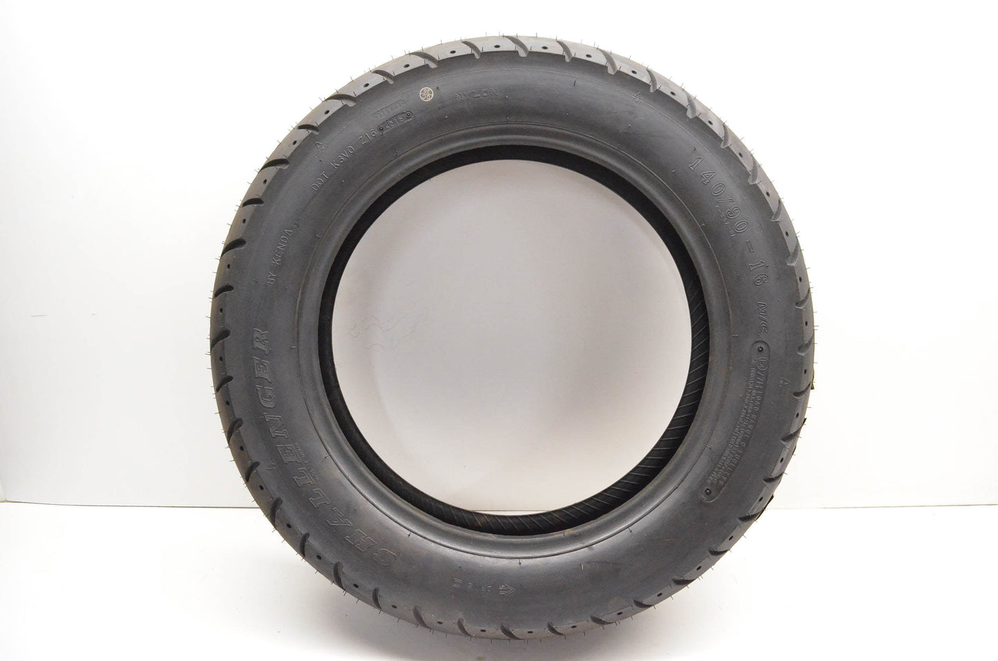 Kenda K657, K6579 Challenger 140/90-16 M/C Tire NOS