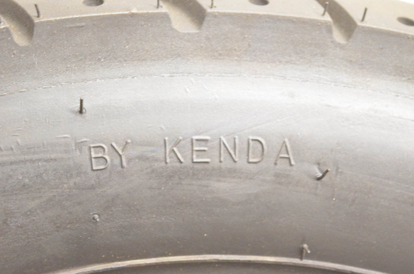 Kenda K657, K6579 Challenger 140/90-16 M/C Tire NOS