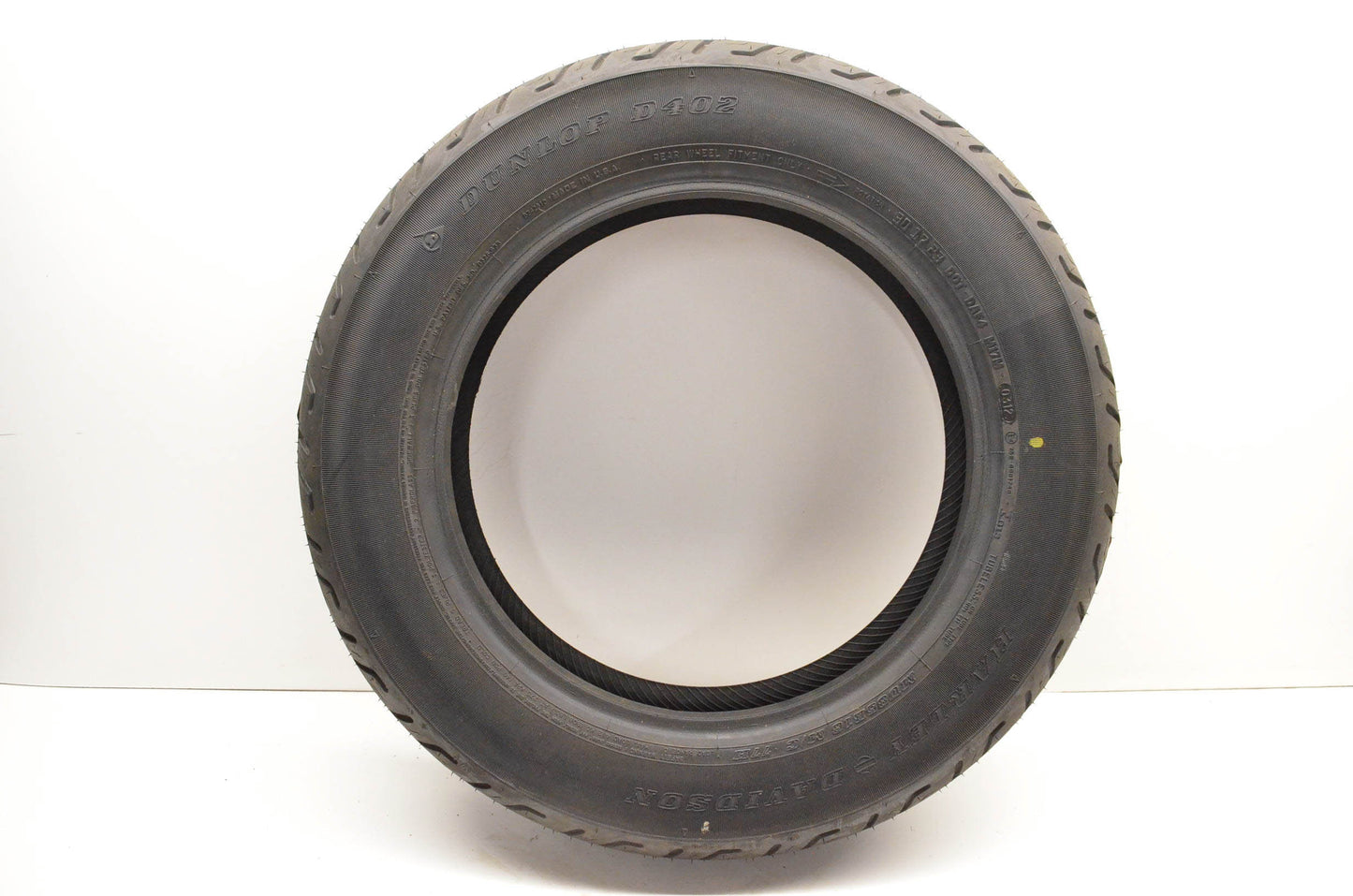 Dunlop 3017-23, 0308-0001 D402 Harley Davidson MU85B16 M/C 77H Rear Tire NOS