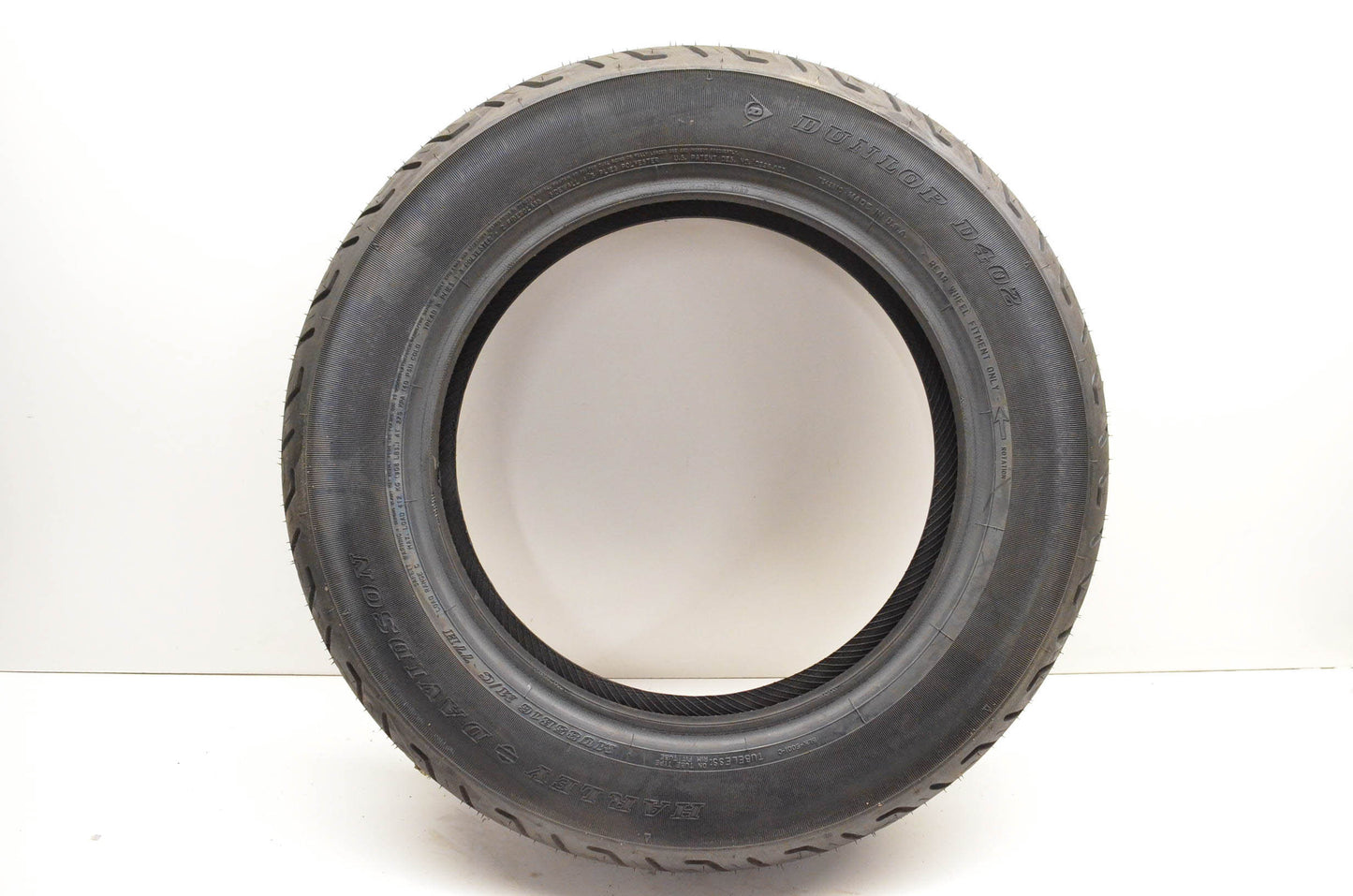 Dunlop 3017-23, 0308-0001 D402 Harley Davidson MU85B16 M/C 77H Rear Tire NOS