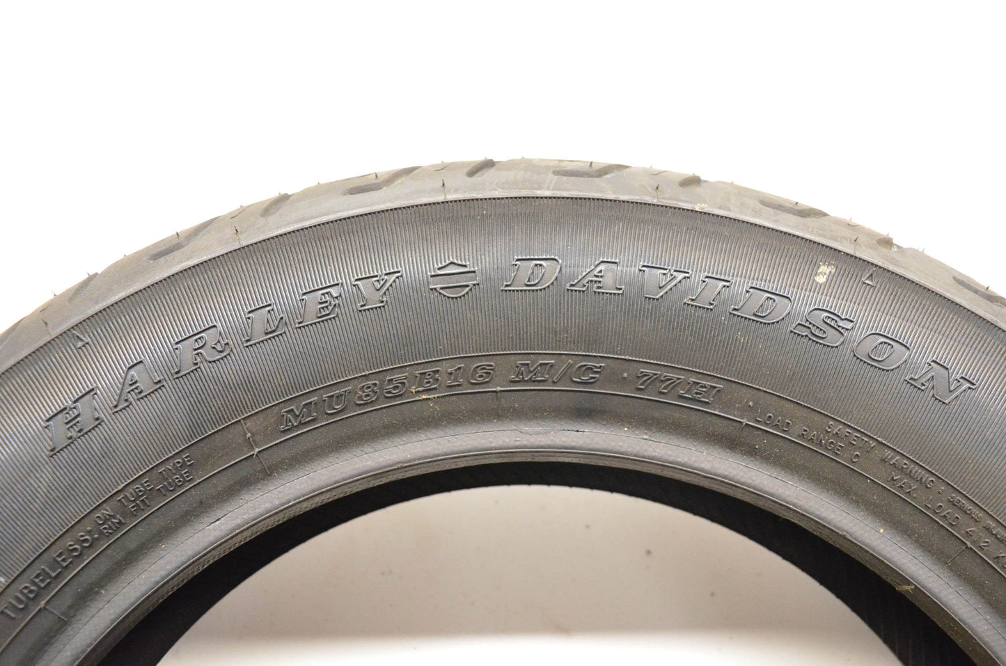 Dunlop 3017-23, 0308-0001 D402 Harley Davidson MU85B16 M/C 77H Rear Tire NOS