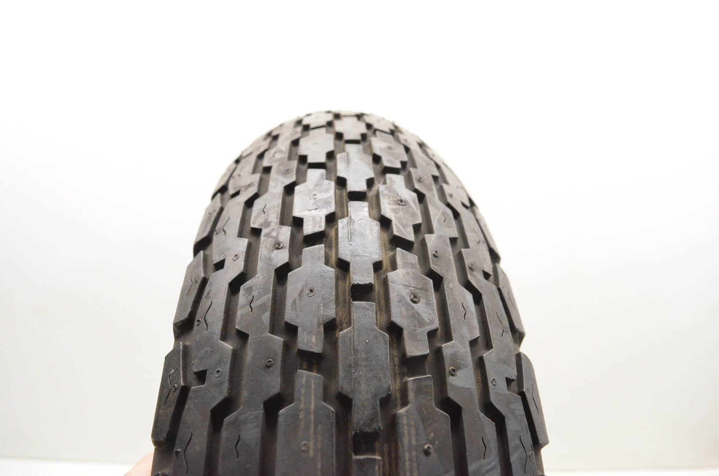 Dunlop 4121-40 Gold Seal F11 130/90B16 67H Front Tire NOS