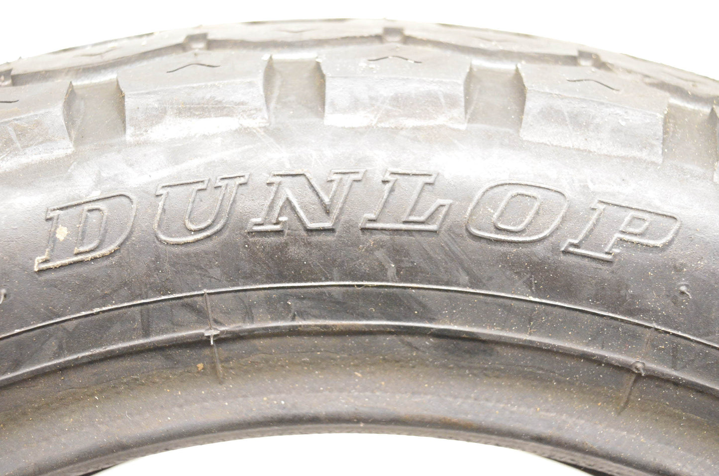 Dunlop 4121-40 Gold Seal F11 130/90B16 67H Front Tire NOS