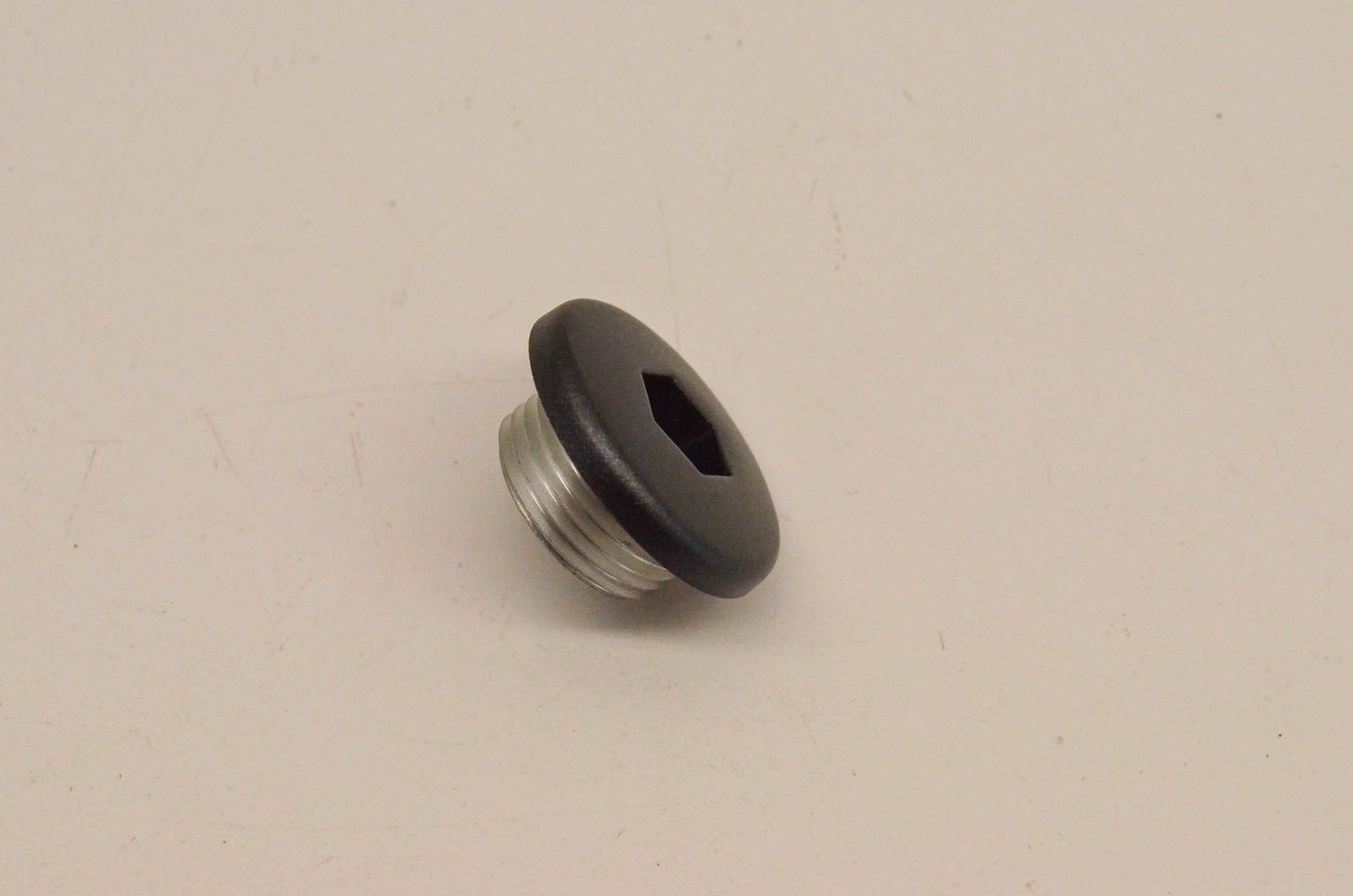 New OEM Yamaha 5PX-15189-00-00 Plug NOS