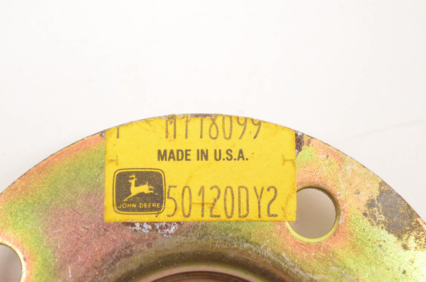 New OEM John Deere M118099 Bearing Shaft Retainer NOS
