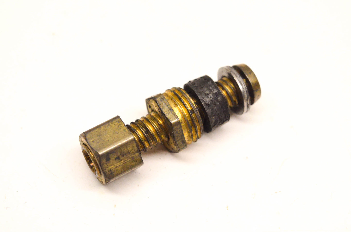 New OEM John Deere AM37338 Oil Drain Valve Insert NOS