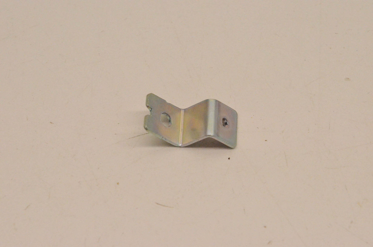 New OEM Yamaha 1S3-8413J-00-00 Fitting Plate NOS