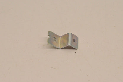 New OEM Yamaha 1S3-8413J-00-00 Fitting Plate NOS
