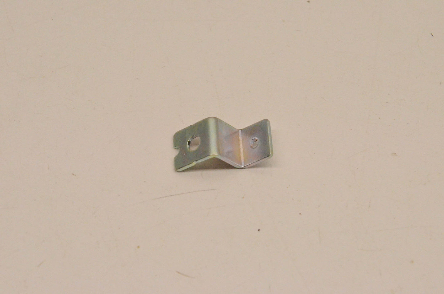 New OEM Yamaha 1S3-8413J-00-00 Fitting Plate NOS