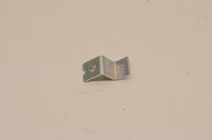 New OEM Yamaha 1S3-8413J-00-00 Fitting Plate NOS