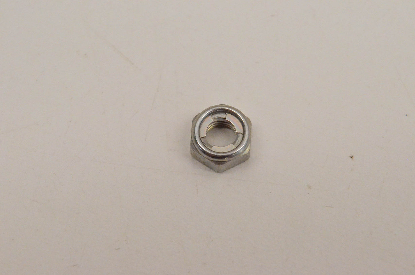 New OEM Yamaha 95604-06100-00 Nut NOS