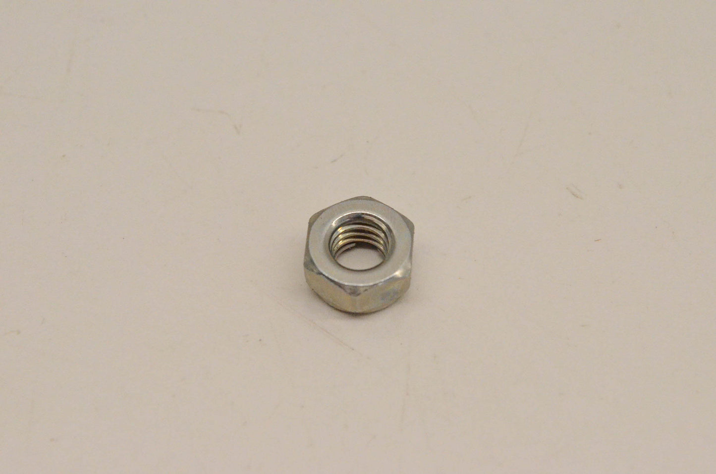 New OEM Yamaha 95604-06100-00 Nut NOS