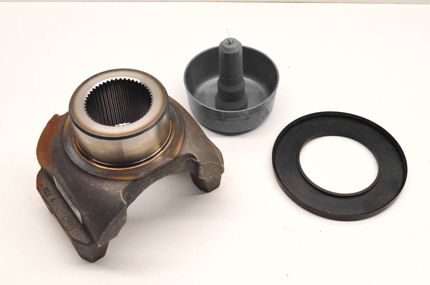 Dana 6-4-8341-1X End Yoke Assembly NOS