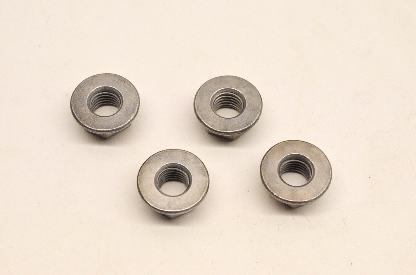 Mack 990952 Lock Nut Qty 4 NOS