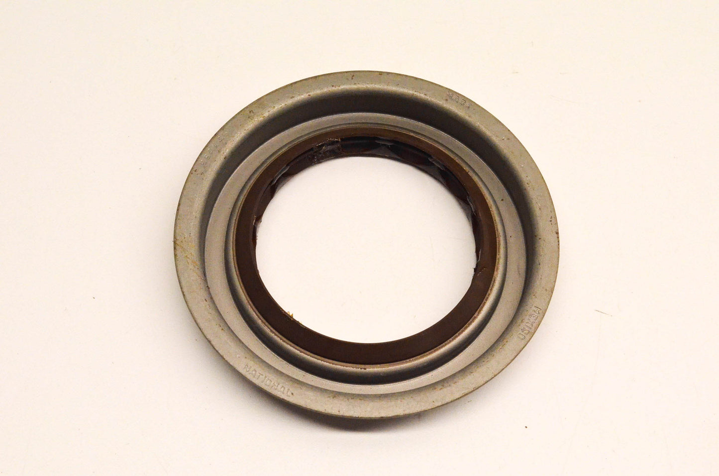 National Federal Mogul 25624339 Oil Seal NOS