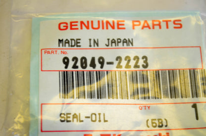 New OEM Kawasaki 92049-2223 Oil Seal NOS