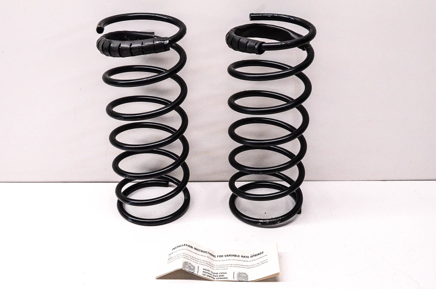 Carquest CC871, CC19121 Rear Coil Springs Kit NOS