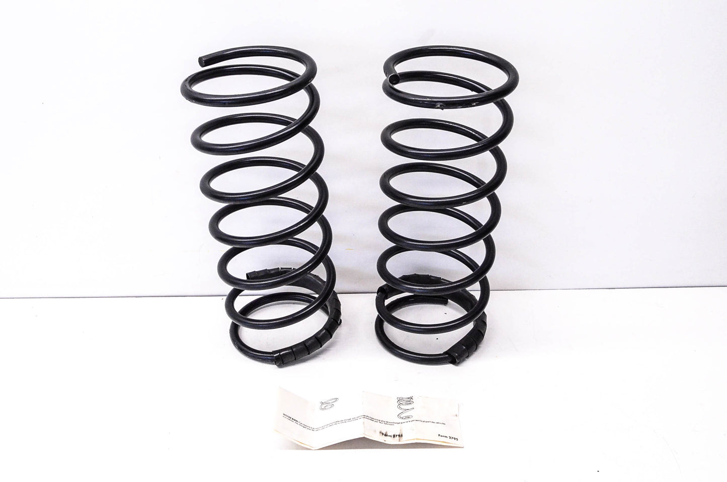 Carquest CC871, CC19121 Rear Coil Springs Kit NOS