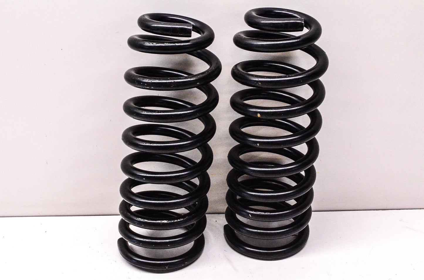 Carquest CC80551 Rear Coil Springs Kit NOS