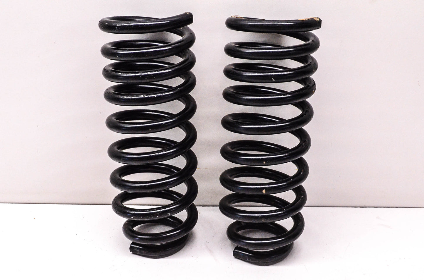 Carquest CC80551 Rear Coil Springs Kit NOS