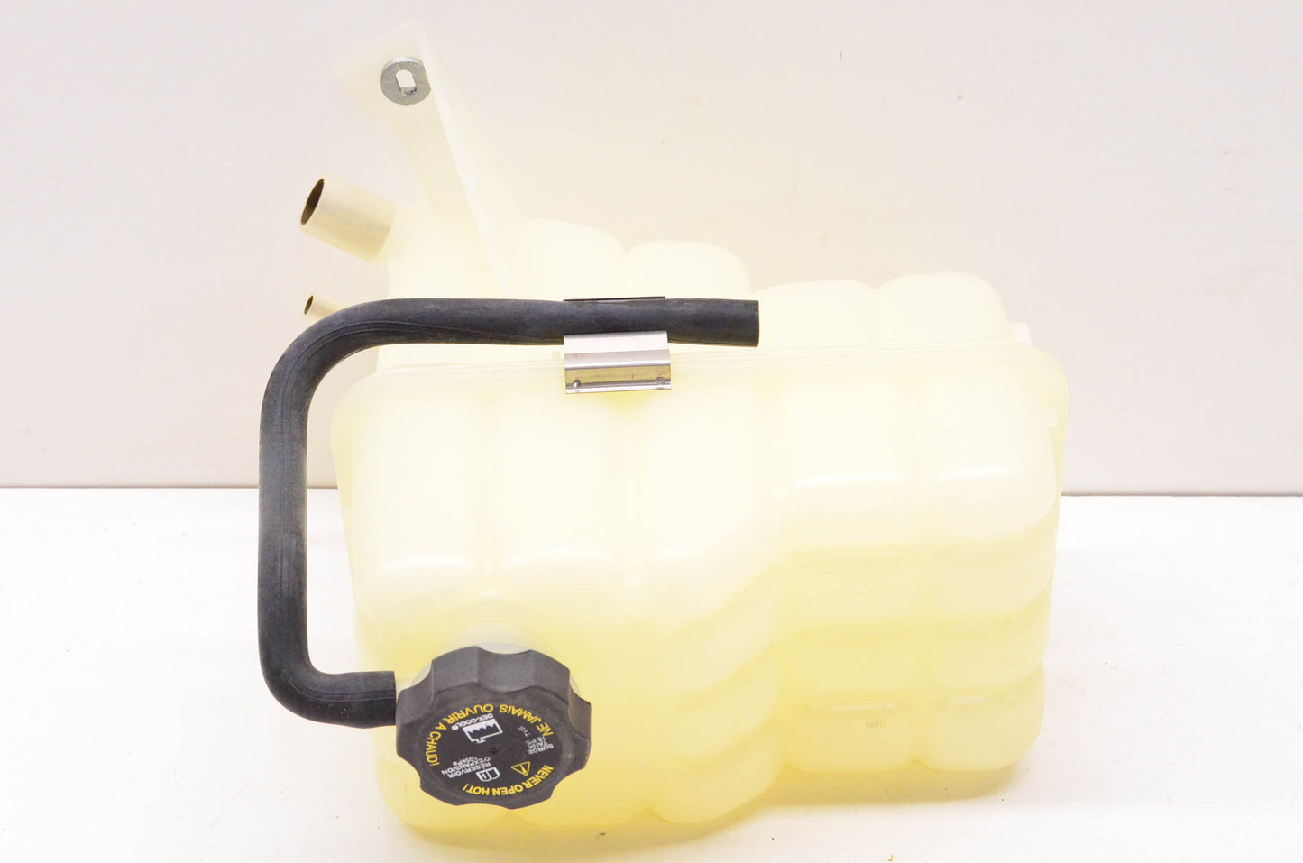 Dorman 603-125 Coolant Reservoir Tank w/ Cap for Sierra Silverado NOS