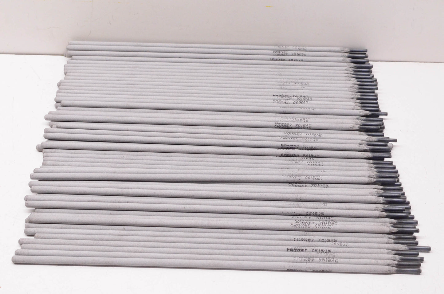 Forney 30690, E7018AC Low Hydrogen 5/32" AC Welding Rods QTY 84 NOS