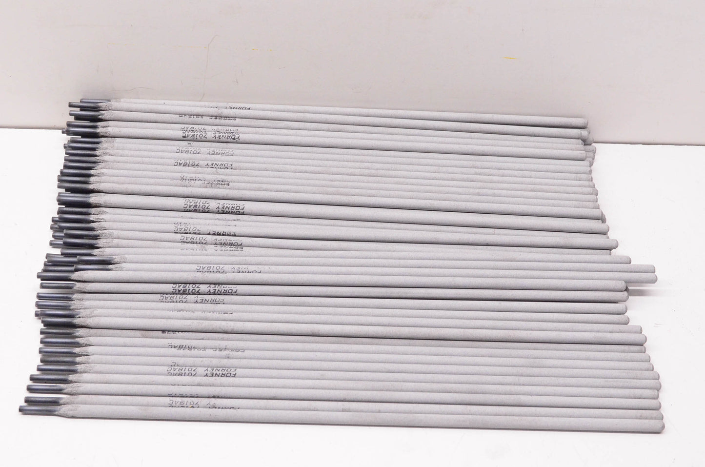 Forney 30690, E7018AC Low Hydrogen 5/32" AC Welding Rods QTY 84 NOS