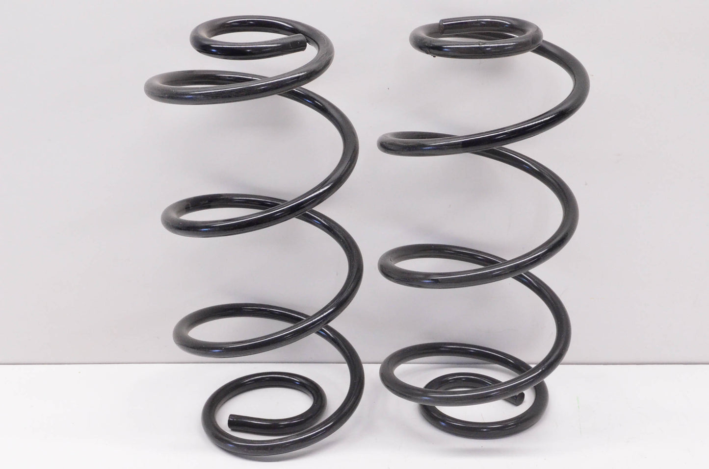 Moog 6319 Coil Springs Qty 2 NOS