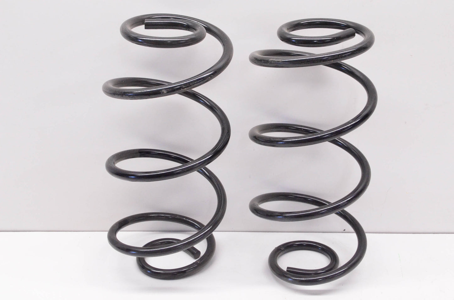 Moog 6319 Coil Springs Qty 2 NOS