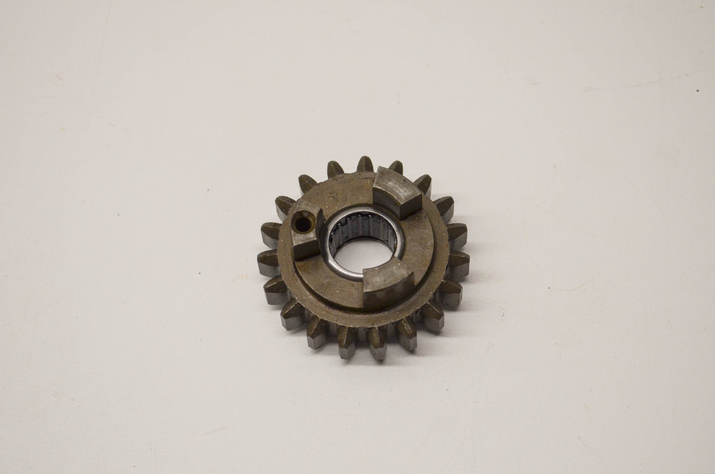 New OEM Arctic Cat 0702-366 19 Tooth Idler Assembly Gear NOS
