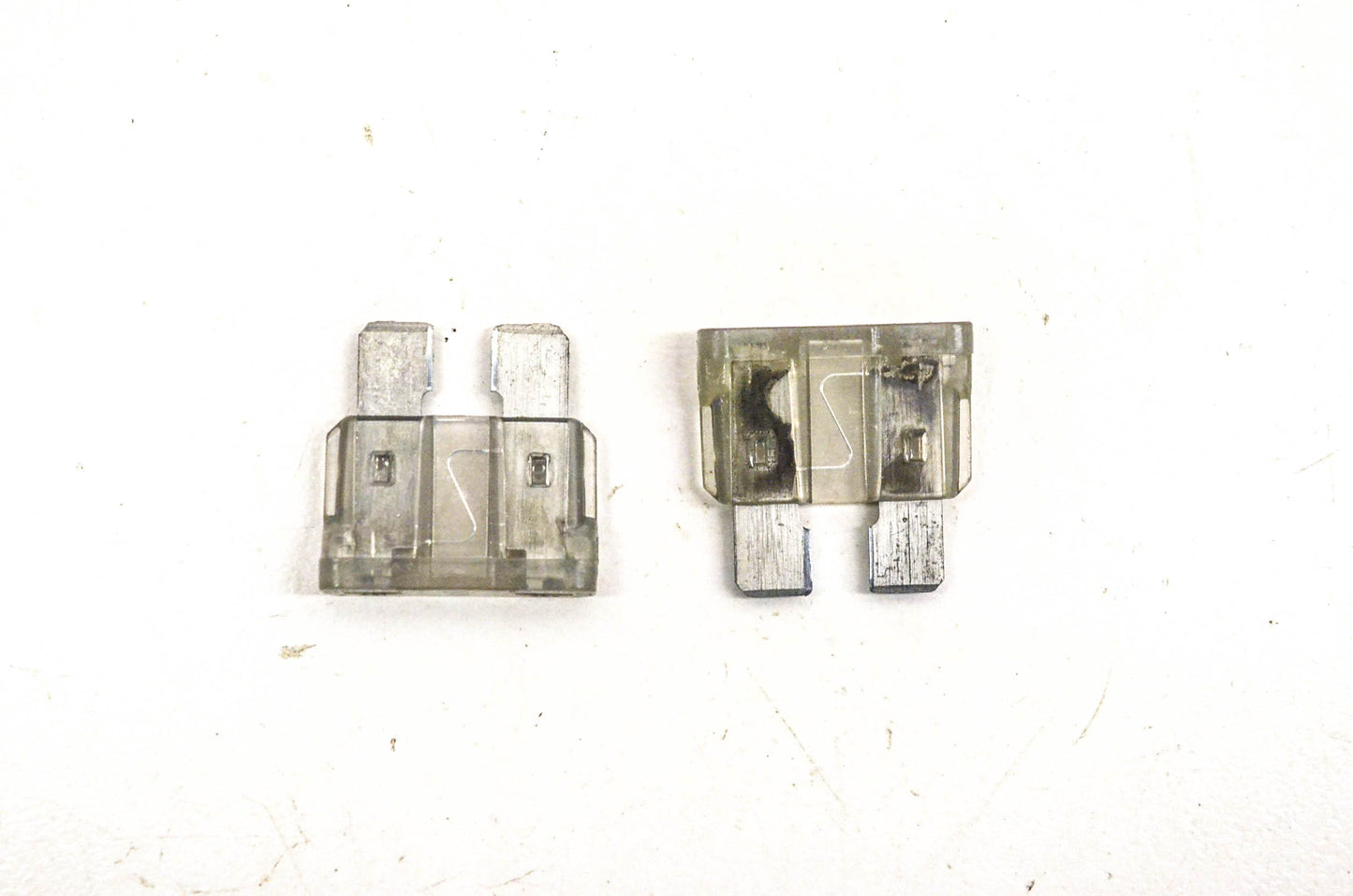 Littelfuse 257 2 Amp Fuses Qty 2 NOS
