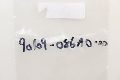 New OEM Yamaha 90109-086A0-00 Bolt Qty 1 NOS