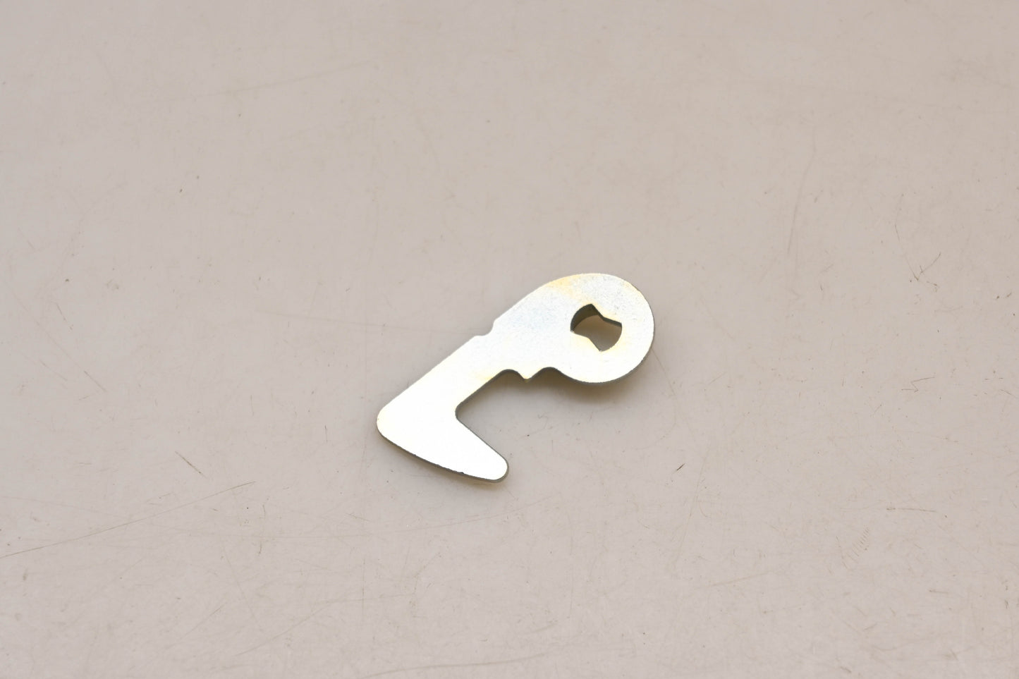 New OEM Yamaha 53L-24754-00-00 Seat Hook Qty 1 NOS
